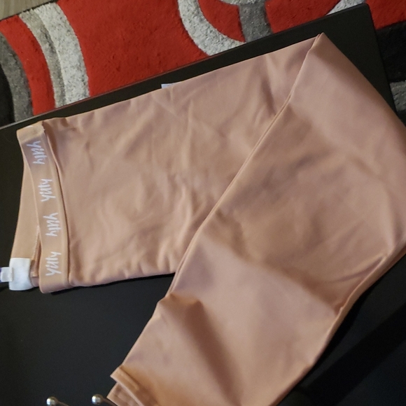 Yitty Leggings - Picture 4 of 5